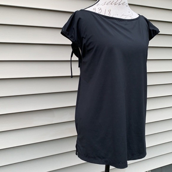 Gap Body Fit Ruched Back Black Top - Picture 2 of 11